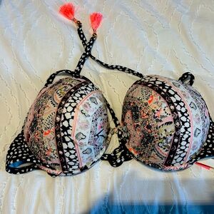 Victoria’s Secret bikini top size 36DD
